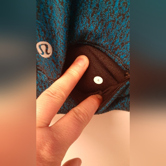 Lululemon half-zip light sweater - size 4 - Picture 5 of 6